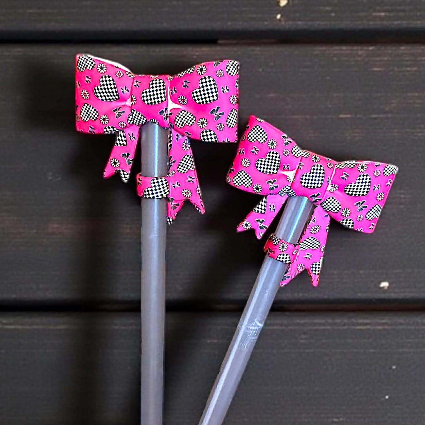 Checkered Hearts Straw Toppers - Exclusive